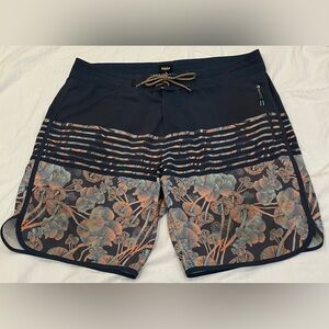 Far West men’s size 38 Navy funghi motif Swim Trunks